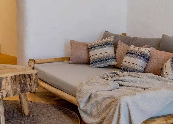 Caval Ii 3* Fira (Santorini)